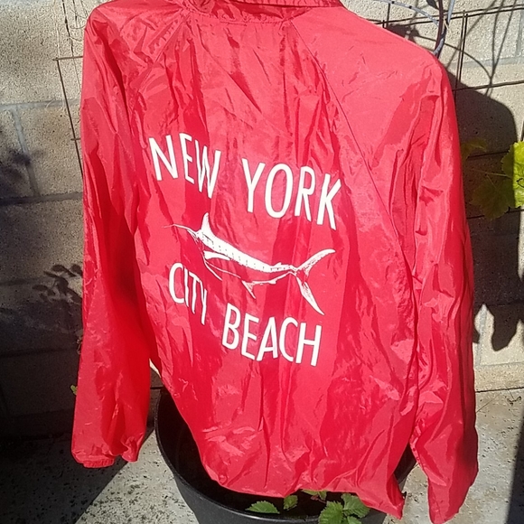 Red jacket - Picture 4 of 4